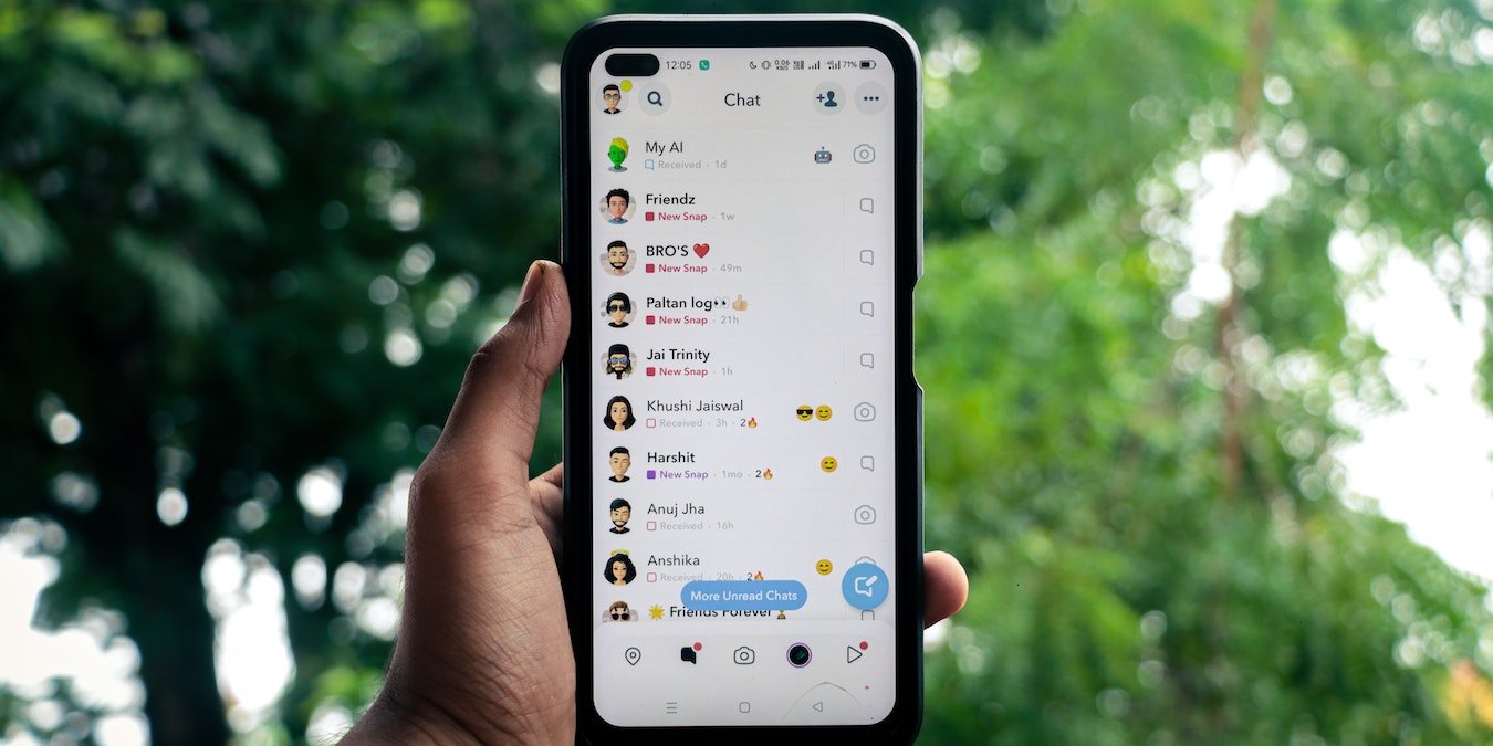 Use Snapchat Location to Find Friends and Stories Near You Use Snapchat Location to Find Friends and Stories Near You