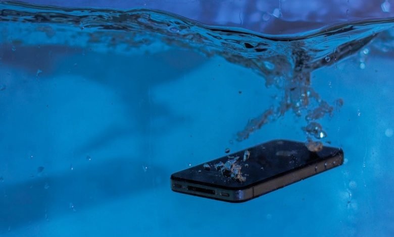 How to Dry Out Your Wet Electronics