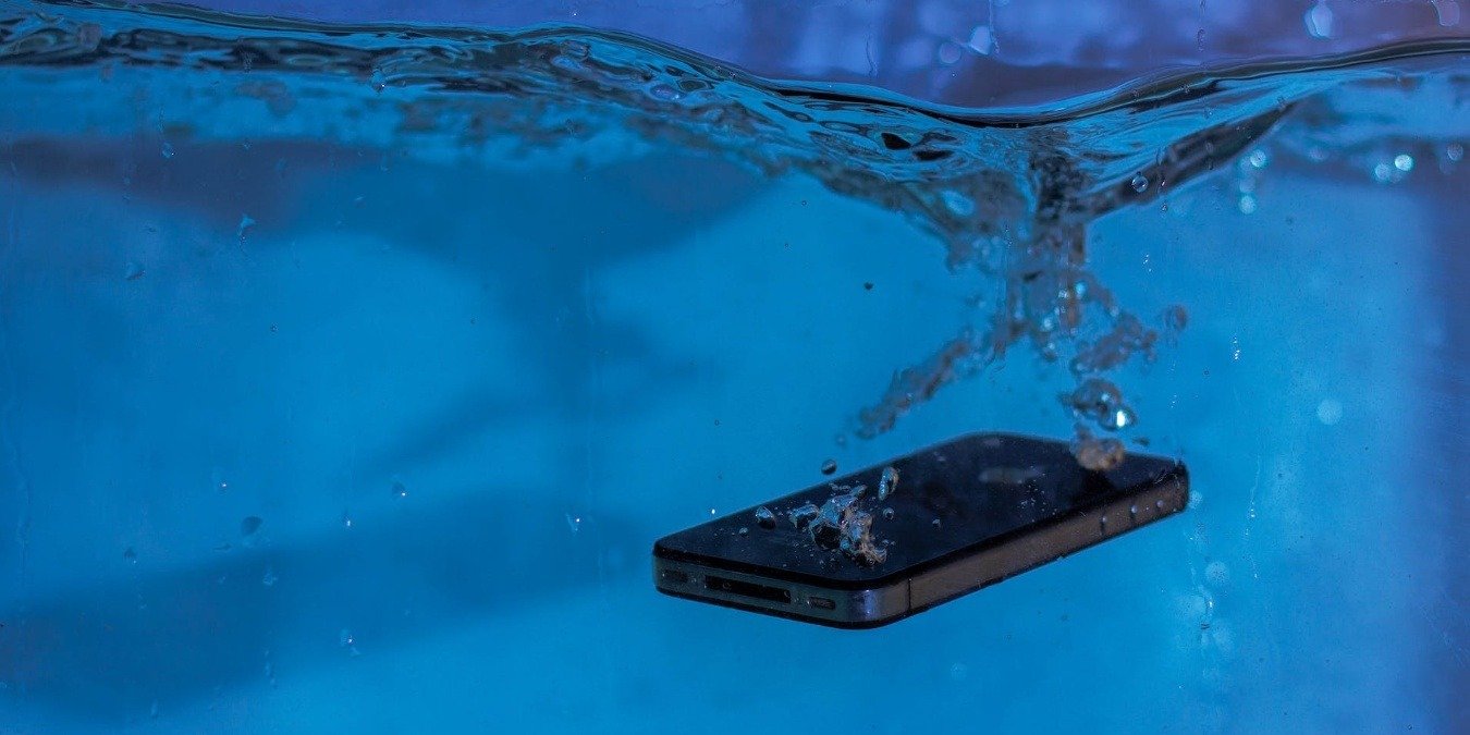 How to Dry Out Your Wet Electronics How to Dry Out Your Wet Electronics