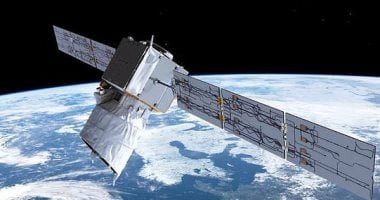 SpaceX تطلق 21 قمرا صناعيا من شبكة “ستارلينك” للإنترنت على صاروخ Falcon 9